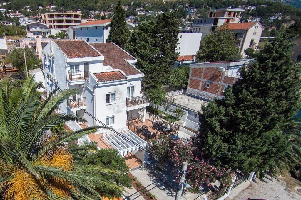 Kuća sa više stanova 376m2 - Bar - Sutomore