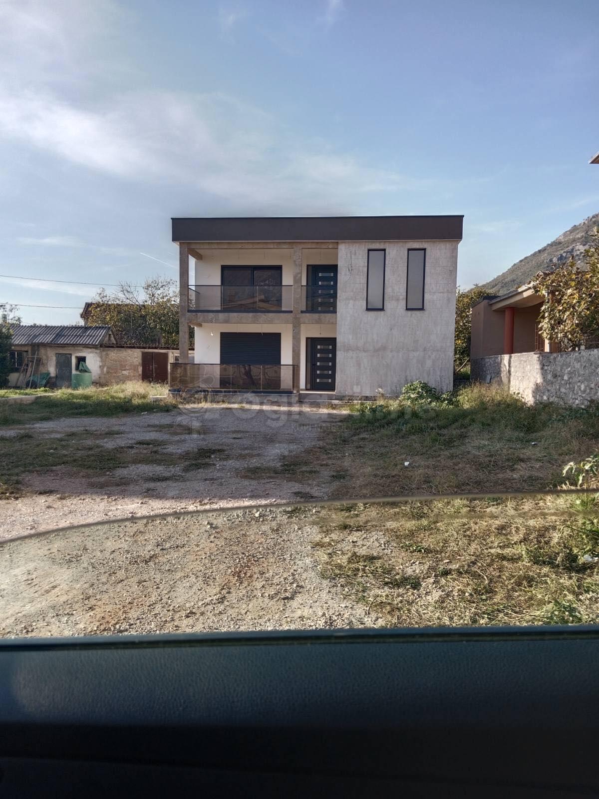 Porodična kuća 170m2 - Bar - Šušanj