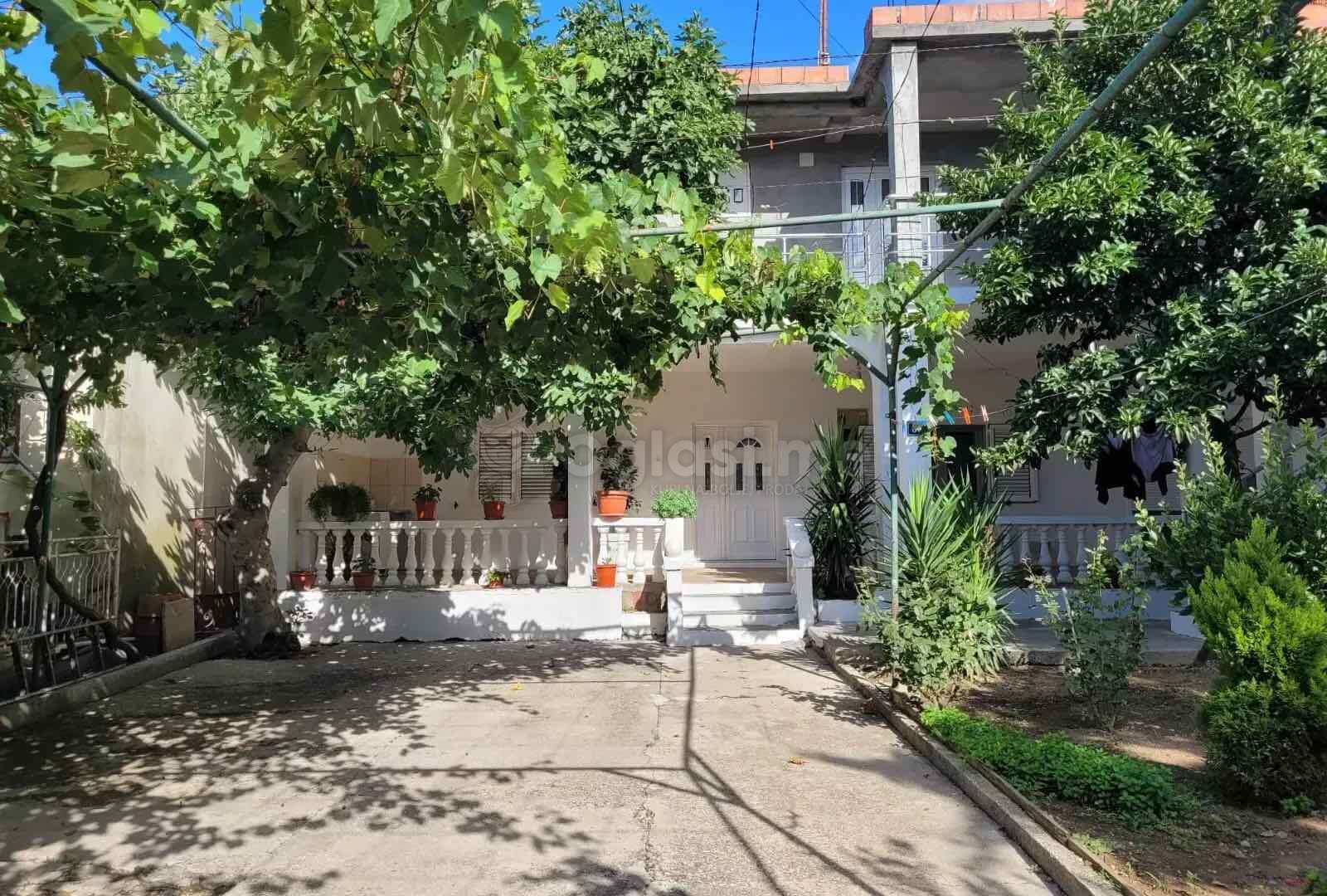 Kuća sa više stanova 356m2 - Bar - Sutomore