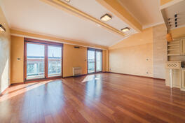 Trosoban stan 138m2 - Podgorica - Preko Morače