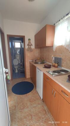 Kuća sa više stanova 40m2 - Bar - Šušanj