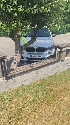 BMW - X5 M50 - 3.0