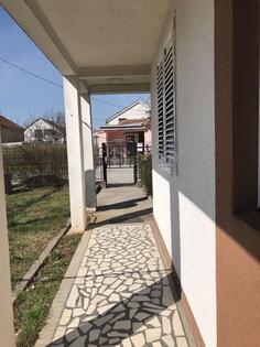 Dvojna kuća 205m2 - Podgorica - Konik