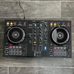 DJ kontroler prakticno nov