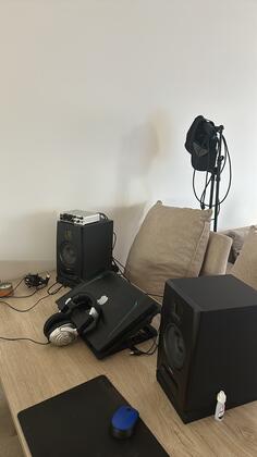 home studio setup / mic / reference monitor/ audio capture / earphones