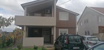 Porodična kuća 139m2 - Podgorica - > Okolina grada