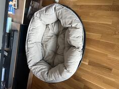 Krevet za veceg psa, malo koristen. Prodaje se zbog potrebe za vecim. Dimenzije: 92x70x22 55e