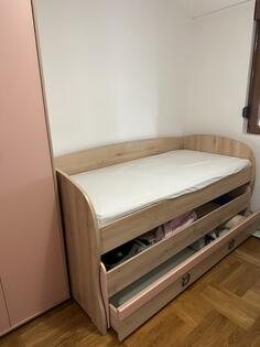 Dječja soba - drvo/roze - 2 kreveta s fiokom + plakar