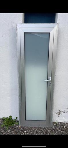 Aluminiska vrata