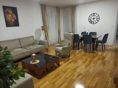 Trosoban stan 100m2 - Podgorica - Nova Dalmatinska