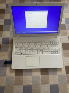 Asus X550 - 15.6" Intel Pentium 4GB GB