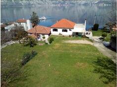 Građevinsko zemljište 835m2 - Kotor - Prčanj