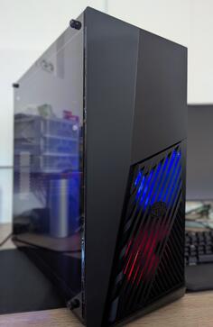 Ryzen 7 gejmerska konfiguracija - AMD Ryzen 7 - 16GB GB DDR4 - HDD + SSD