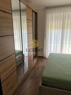 Trosoban stan 180m2 - Podgorica - Tološi