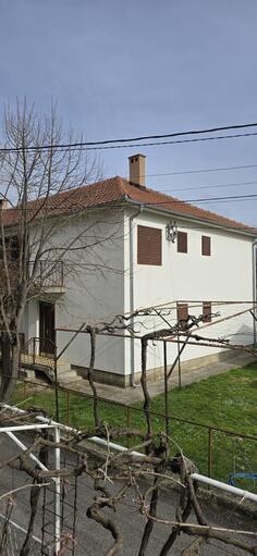 Kuća sa više stanova 300m2 - Podgorica - Masline
