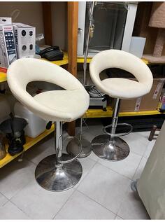 Dve barske stolice na prodaju