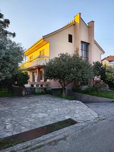 Porodična kuća 295m2 - Podgorica - Blok 9