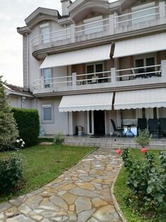 Kuća sa više stanova 600m2 - Podgorica - Tološi