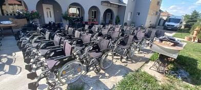 Invaliska kolica u skoro novo stanje bez oštecenja moze licni dolazak ili saljem postom