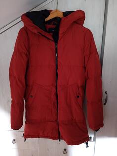 Zenska jakna,boja je bordo 