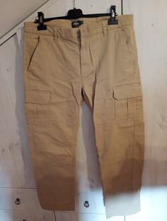 Nove muske pantalone ( za velicinu pogledati Dressmann tablicu velicina),okvirno su Xl