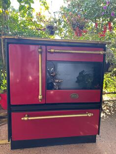 Na prodaju očuvan šporet na drva, kao nov