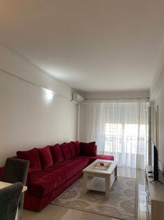 Jednosoban stan 53m2 - Bar - Centar grada