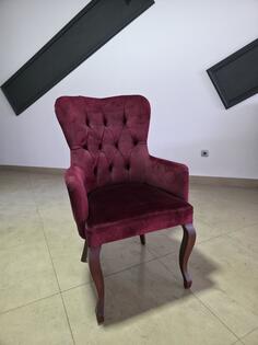 Prodajm stolice vise komada