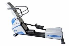 Prodajem Tehnogym klupu za ramena i set tegova.