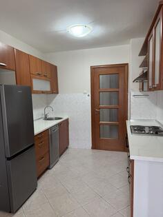 Jednoiposoban stan 63m2 - Podgorica - Preko Morače zgrada Alpe bara