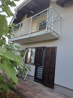 Porodična kuća 150m2 - Pisarovina - Općina - Velika Jamnička