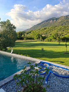 Kuća sa više stanova 160m2 - Budva - > Okolina grada