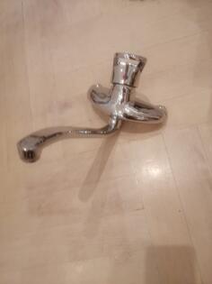 Prodajem cesmu Minotti