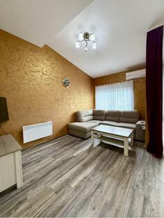 Dvosoban stan 65m2 - Bar - Centar grada