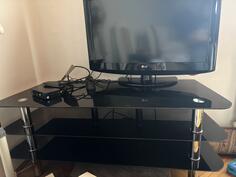 Na prodaju TV komoda i sto za dnevni boravak