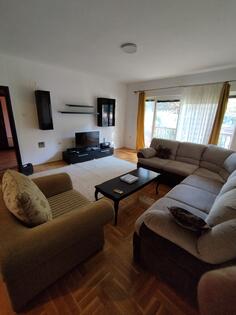 Porodična kuća 130m2 - Podgorica - Tološi