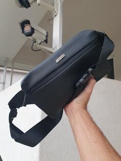 Armani muska torbica oko struka- neseser 