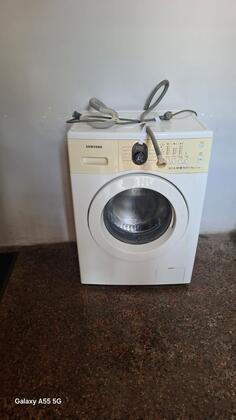 Prodajem mašinu za veš