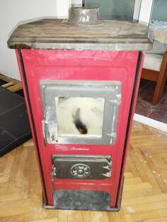 Prodajem pec na drva