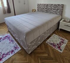 Prodajem francuski lezaj , malo koriscen