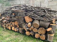 Prodajem drva  za ogrijev