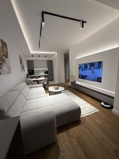 Jednosoban stan 65m2 - Bar - Centar grada