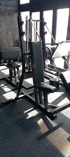 Prodajem klupu za potisak ramena