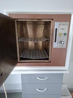 Prodajem 2 suva sterilizatora