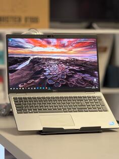 Dell Dell Latitude 5540 - 15.6" Intel i7 16GB GB