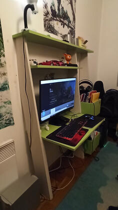 Radni sto unikatni, KO SE JAVI PRVI CIJENA JE 1€