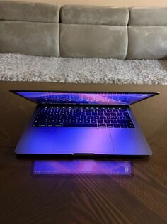 Apple Macbook Pro 2019. - 13.3" Intel i5 8GB GB