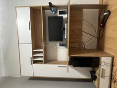 Prodajem radni sto ocuvan