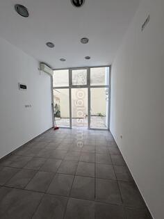 Poslovna zgrada 18m2 - Bar - Centar grada