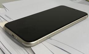 Apple - iPhone 11 64GB